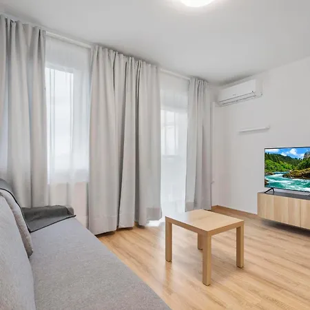 Apartment Pilot - With Parking